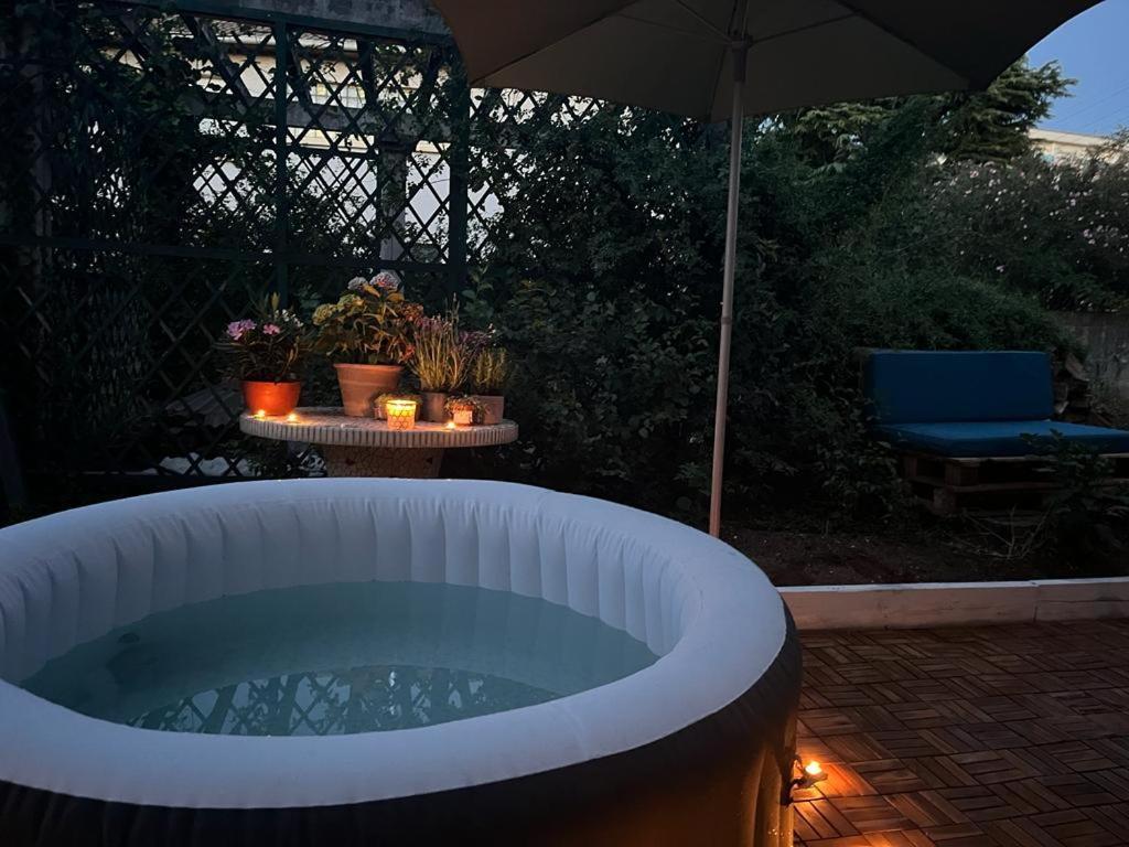 Superbe Appartement Avec Jacuzzi Avec Jardin Prive ليون المظهر الخارجي الصورة